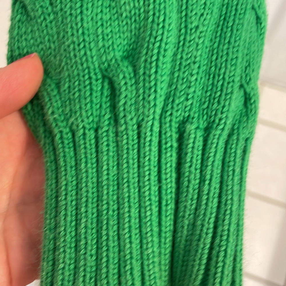 Ralph Lauren Green V-Neck Sweater ☘️ - Picture 6 of 16